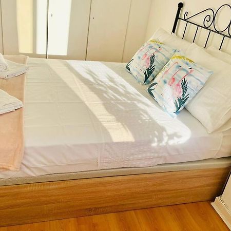 The Rock Retreat - Gibraltar Apartment Bagian luar foto