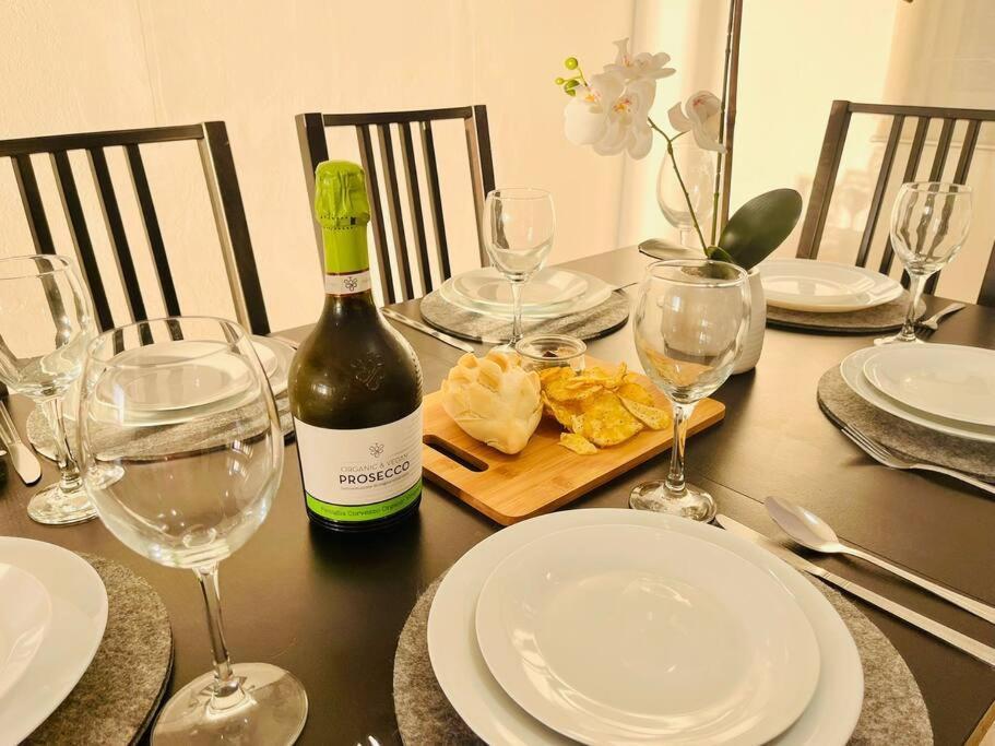 The Rock Retreat - Gibraltar Apartment Bagian luar foto