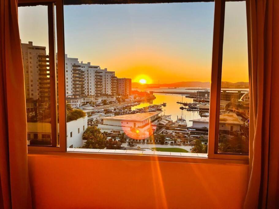 The Rock Retreat - Gibraltar Apartment Bagian luar foto
