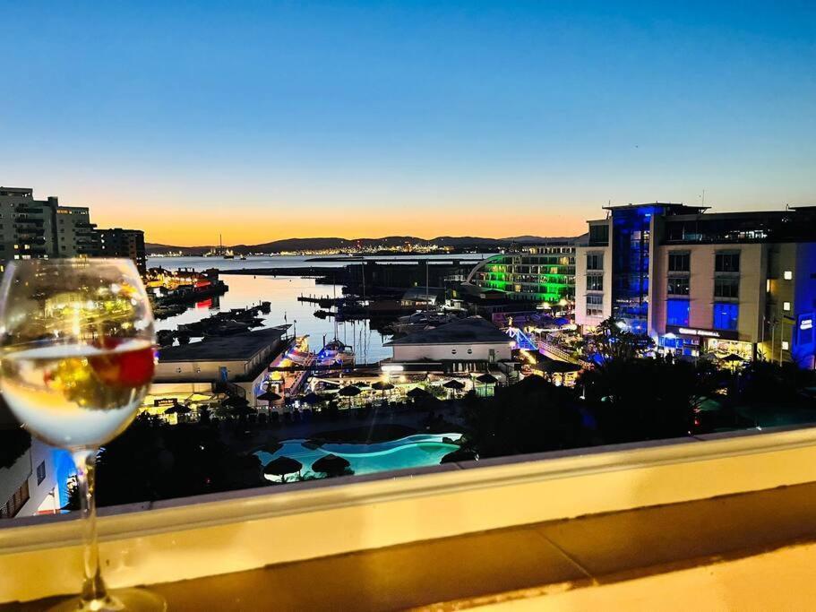 The Rock Retreat - Gibraltar Apartment Bagian luar foto