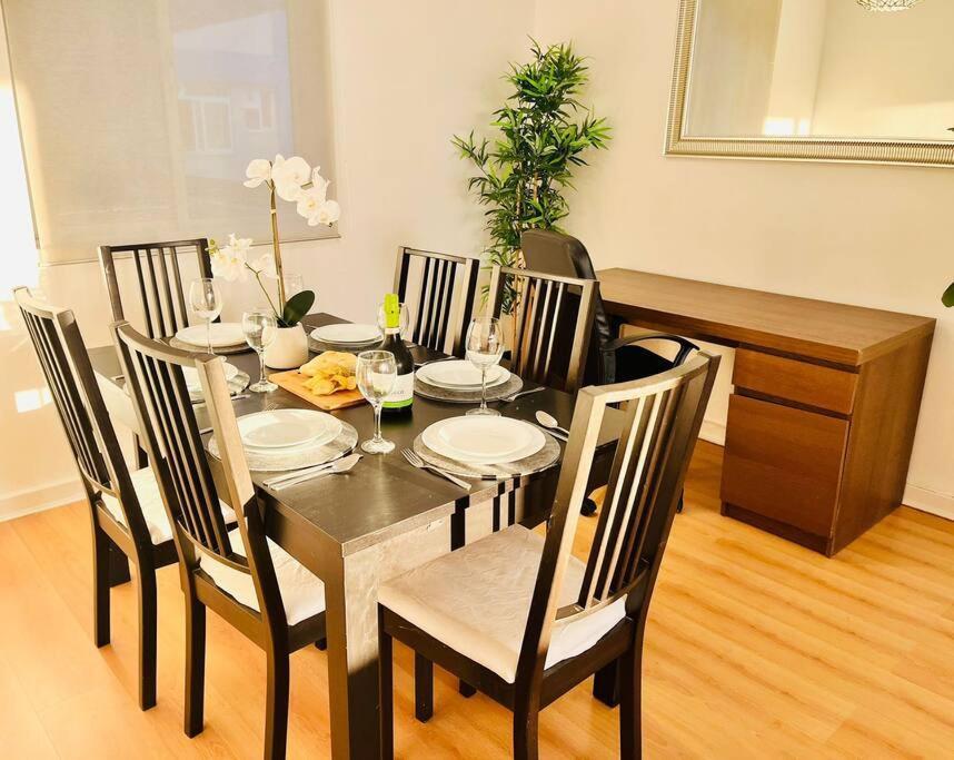 The Rock Retreat - Gibraltar Apartment Bagian luar foto
